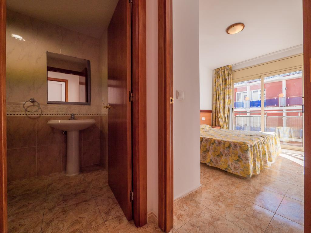 Apartaments Ar Easy Santa Anna II Лорет де Мар Екстериор снимка